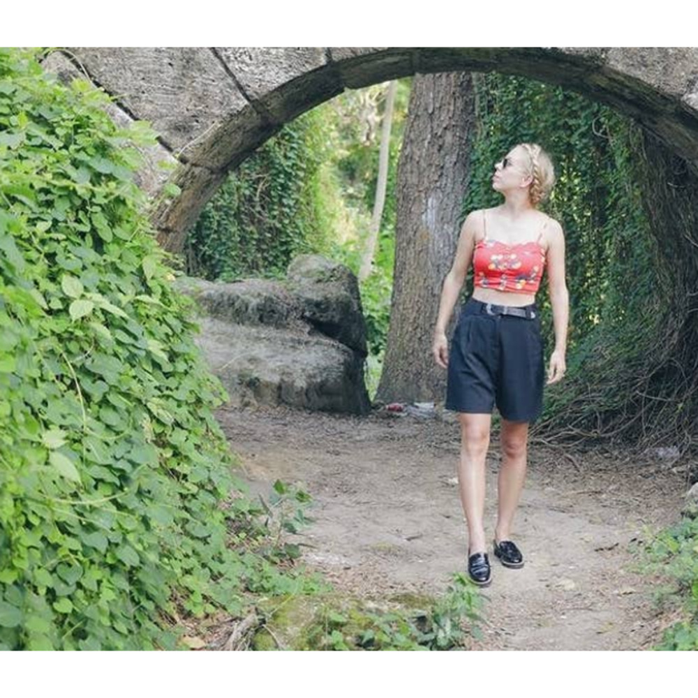 Forever 21 Red Lemon Print Button Front Crop Top S